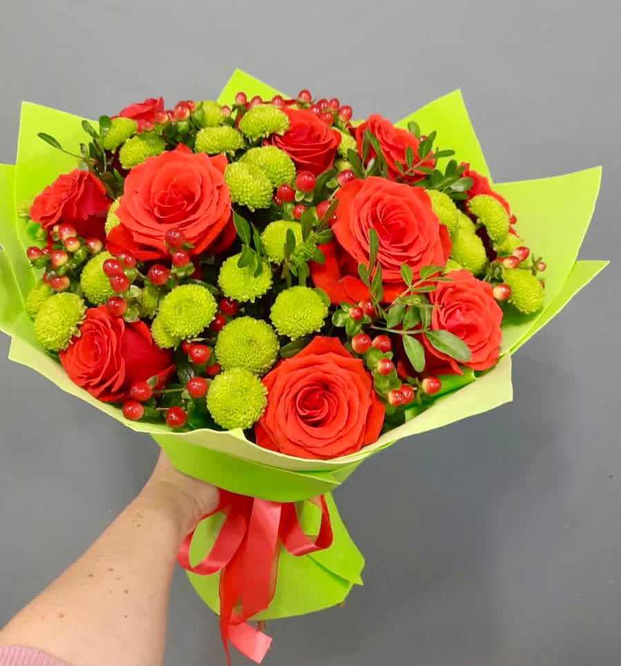 Букет цветов из: Хризантемы и Розы в Дергачах