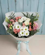 Букет цветов из:  Розы, Лизиантусы и Хризантемы в Дергачах