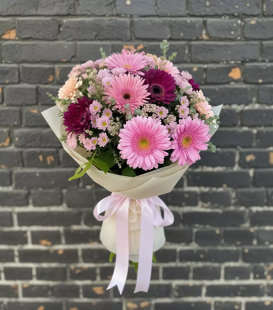 Букет цветов из: Герберы и Хризантемы в Дергачах