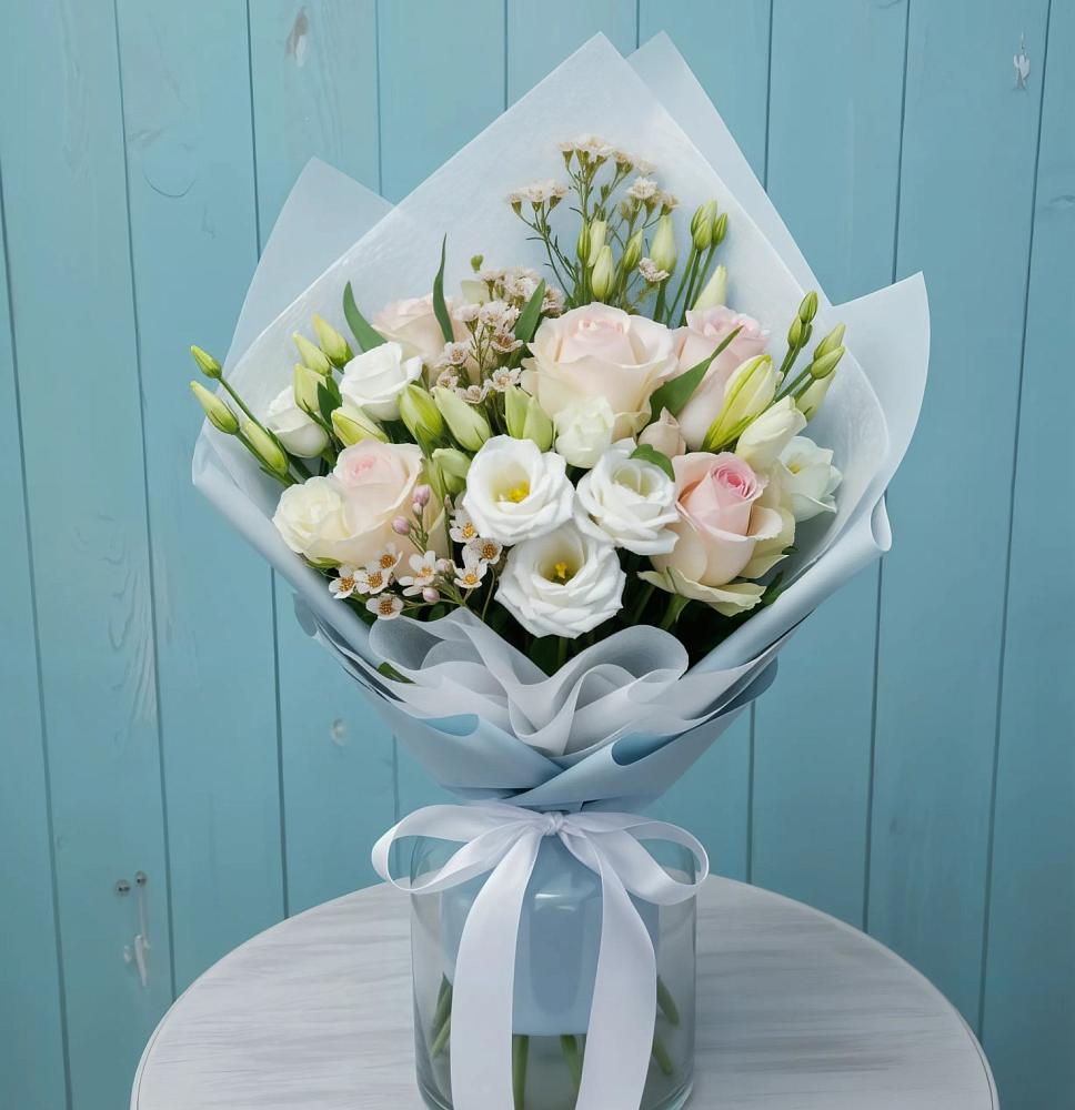 Букет цветов из: Розы и Лизиантусы в Дергачах