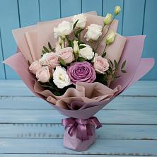 Букет цветов из:  Розы и Лизиантусы в Дергачах