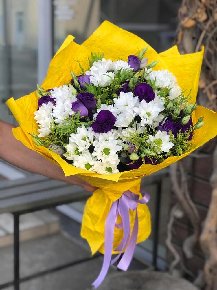 Букет цветов из: Ирисы, Хризантемы и Ромашки в Дергачах