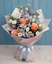 Букет цветов из:  Лизиантусы, Розы, Альстромерии и Гипсофила в Дергачах