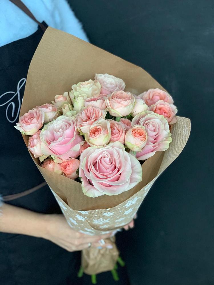 Букет цветов из: Хризантемы и Розы в Дергачах