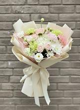 Букет цветов из:  Гвоздики, Розы, Лизиантусы и Хризантемы #REPLACE_PRED# Дергачах