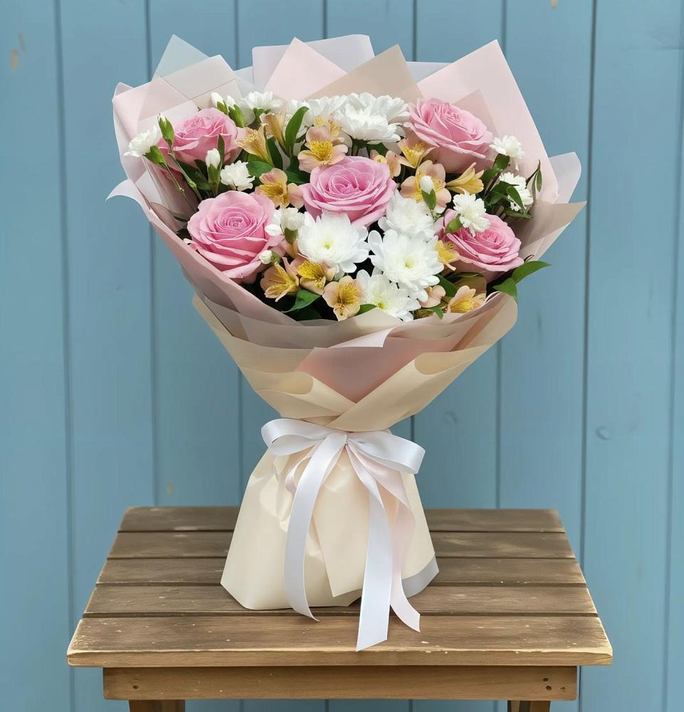 Букет цветов из: Гвоздики, Орхидеи и Розы в Дергачах