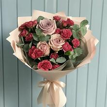 Букет цветов из:  Гвоздики и Розы в Дергачах