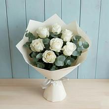 Букет Белые розы в Эвкалипте в Дергачах