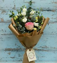 Букет цветов из:  Розы и Лизиантусы в Дергачах